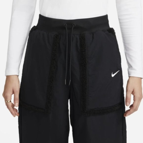 Nike Sportswear Essential Women's Woven High-Waisted Curve Pants, Black XXL - Picture 2 of 4